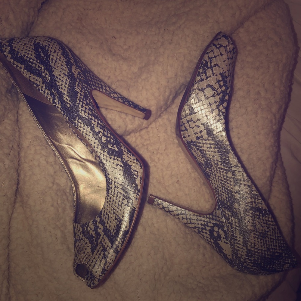Jessica Simpson Snakeskin Open Toe Heels Sz 8.5